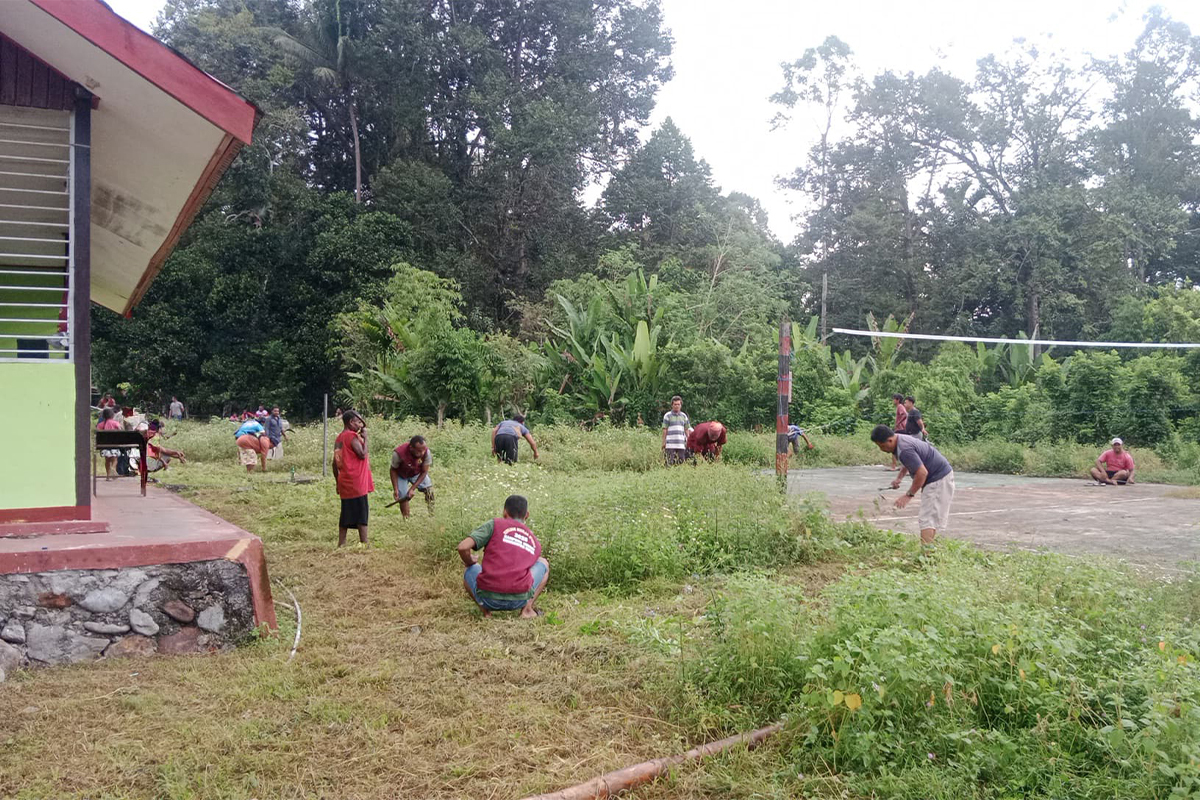 Jumat Bersih: Aparatur Desa Subsay Gelar Kerja Bakti Rutin